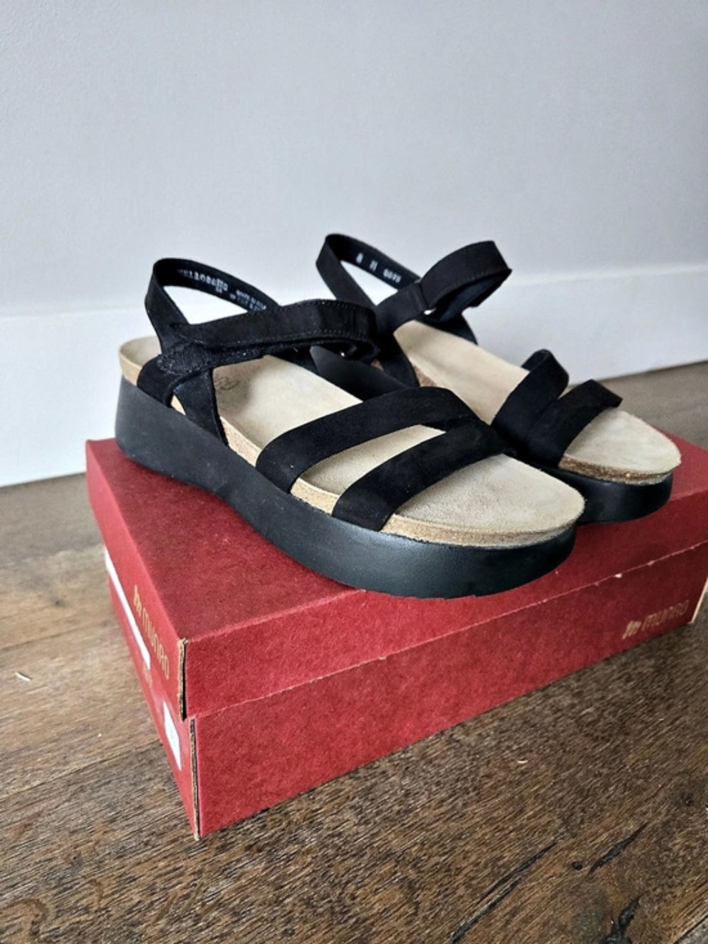 Munro Juniper Platform Wedge Sandals Black US 8 M